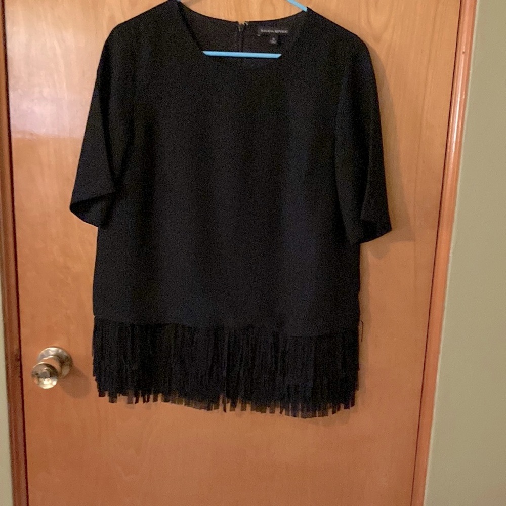 BANANA REPUBLIC BLACK DRESS TOP WITH LINING AND FRINGE. SIZE SMALL.  EUC